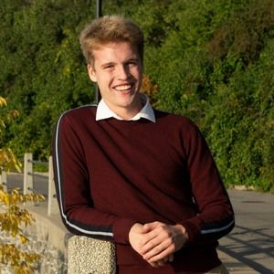 Meet your Posher, Logan